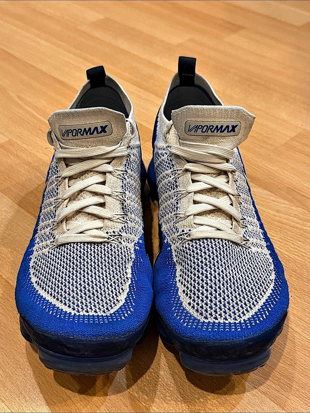 Nike Air VaporMax Flyknit Sneakers Blue & White US 10. Gently used